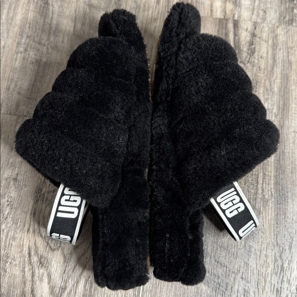 UGG Fluff Yeah Slide Sandal in Black Size 9 Comfortable Slippers Trendy Viral - Picture 7 of 9